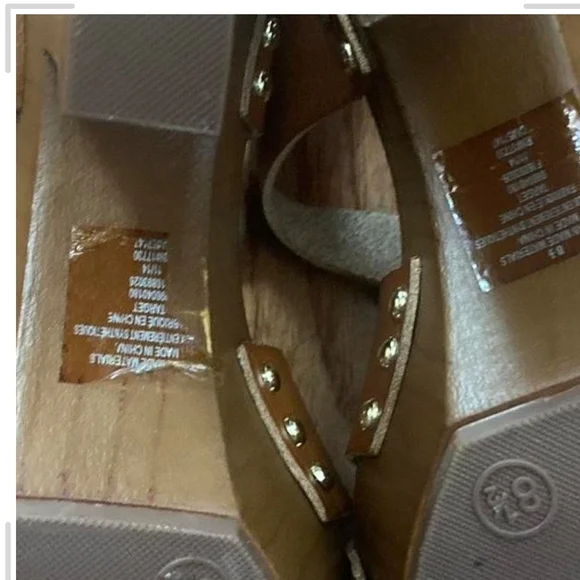 Pre-owned Stylish Tan Platform Sandals - Picture 6 of 6